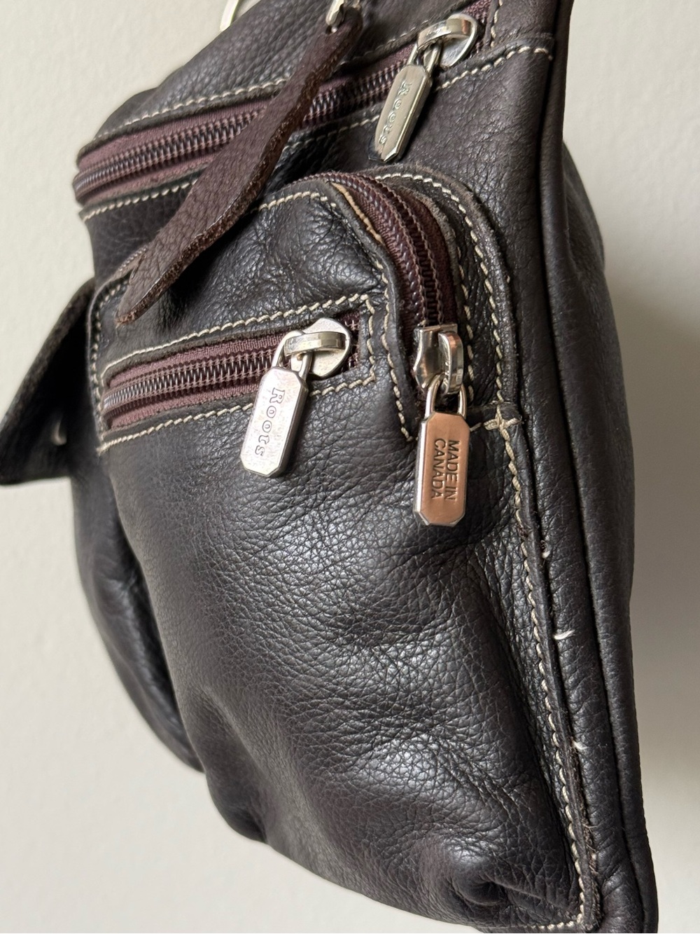 Roots Villager Dark Brown Leather Crossbody/Shoulder Bag - Picture 6 of 8